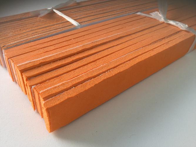 廣州益用鋁塑大量供應(yīng)優(yōu)質(zhì)印刷耗材:掛版條,pvc掛版槽,鋁合金掛版雙槽